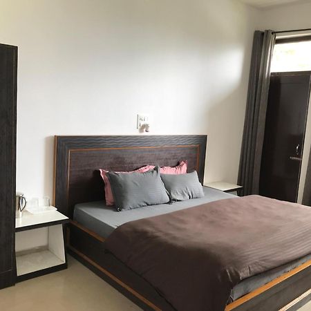 Mcleodganj Diaries Guest House 다람샬라 외부 사진
