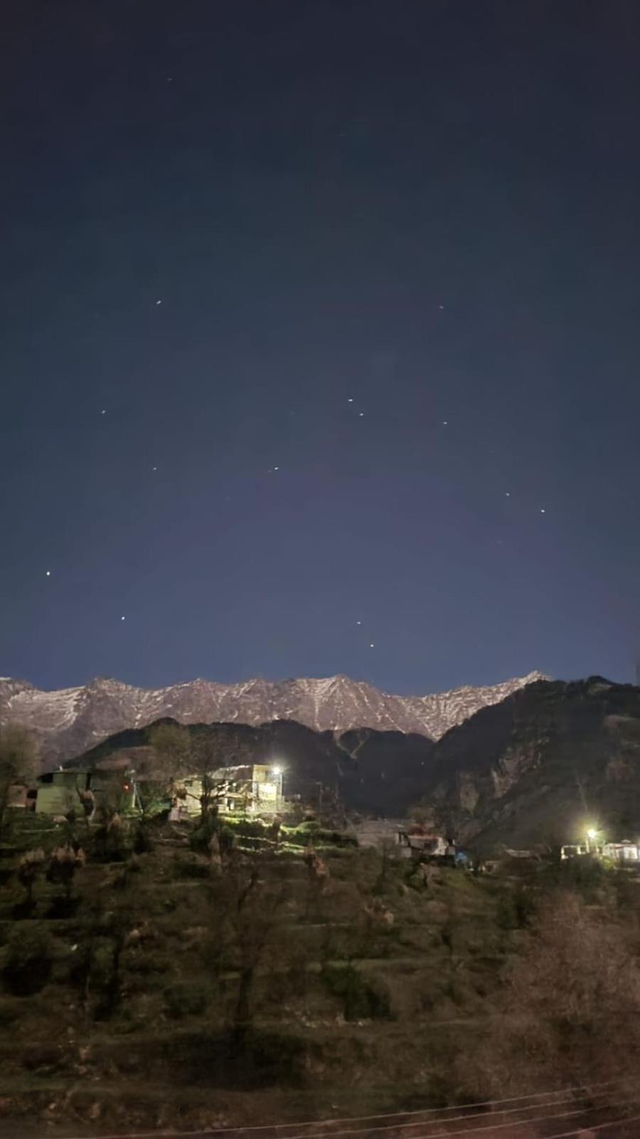Mcleodganj Diaries Guest House 다람샬라 외부 사진