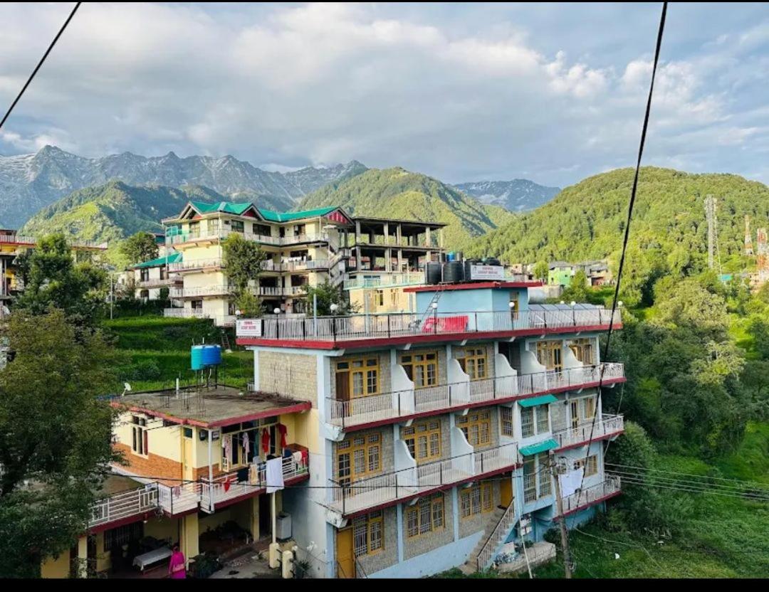Mcleodganj Diaries Guest House 다람샬라 외부 사진