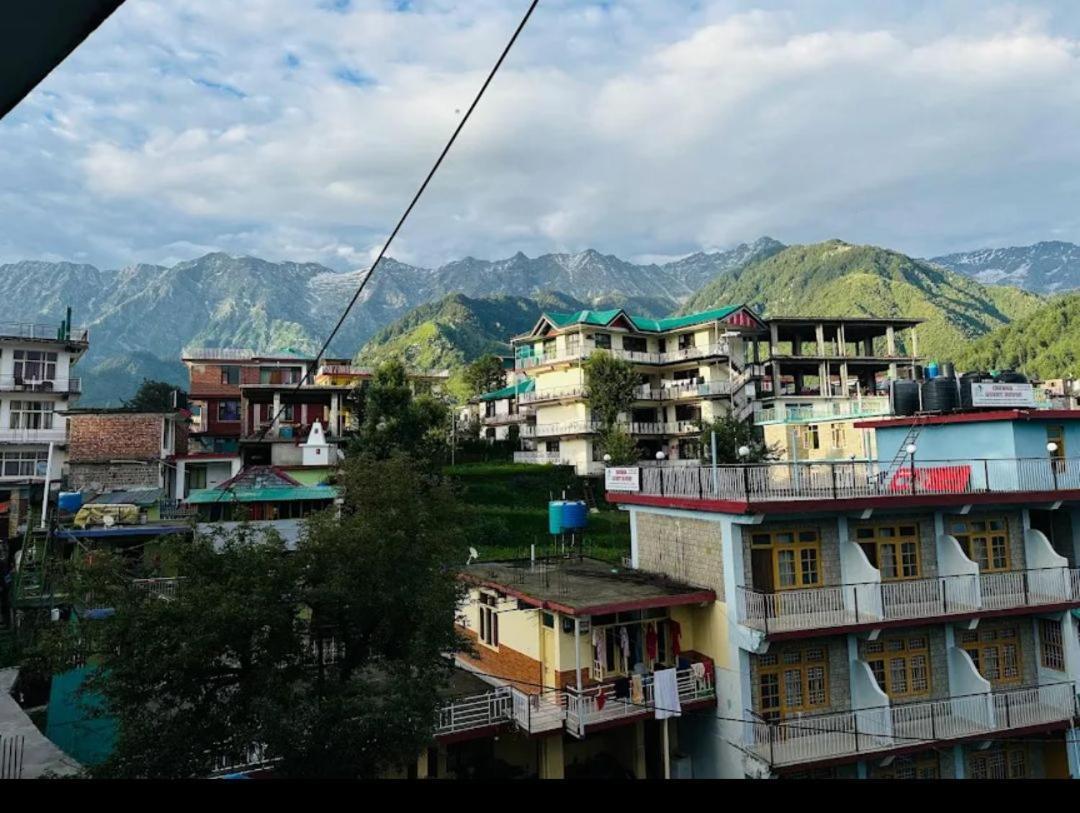 Mcleodganj Diaries Guest House 다람샬라 외부 사진