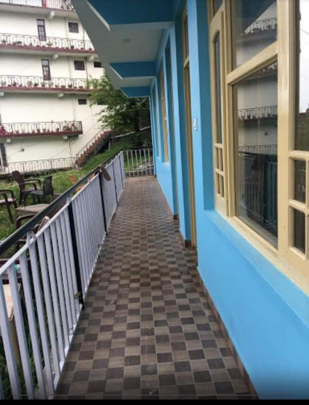Mcleodganj Diaries Guest House 다람샬라 외부 사진