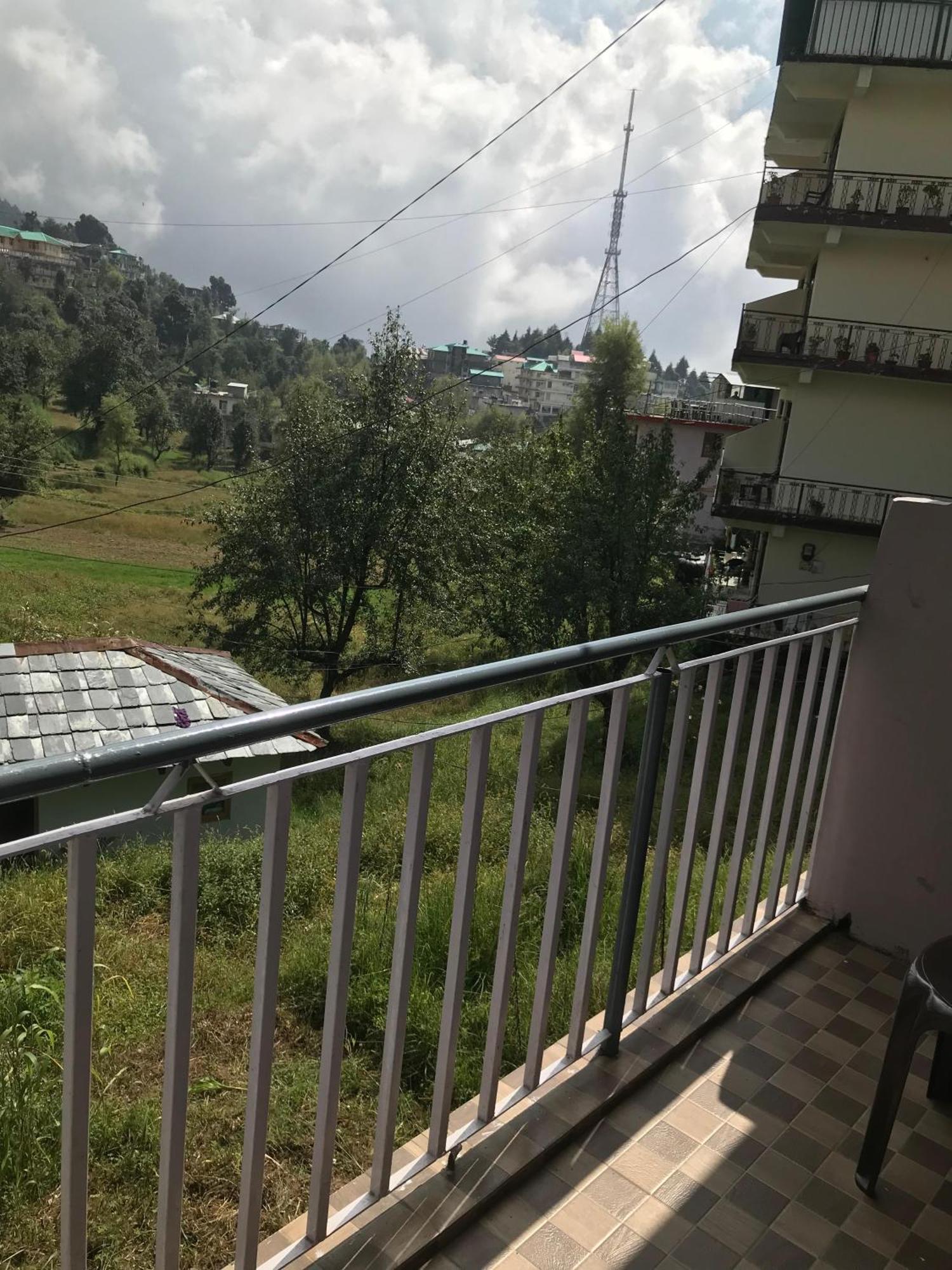 Mcleodganj Diaries Guest House 다람샬라 외부 사진