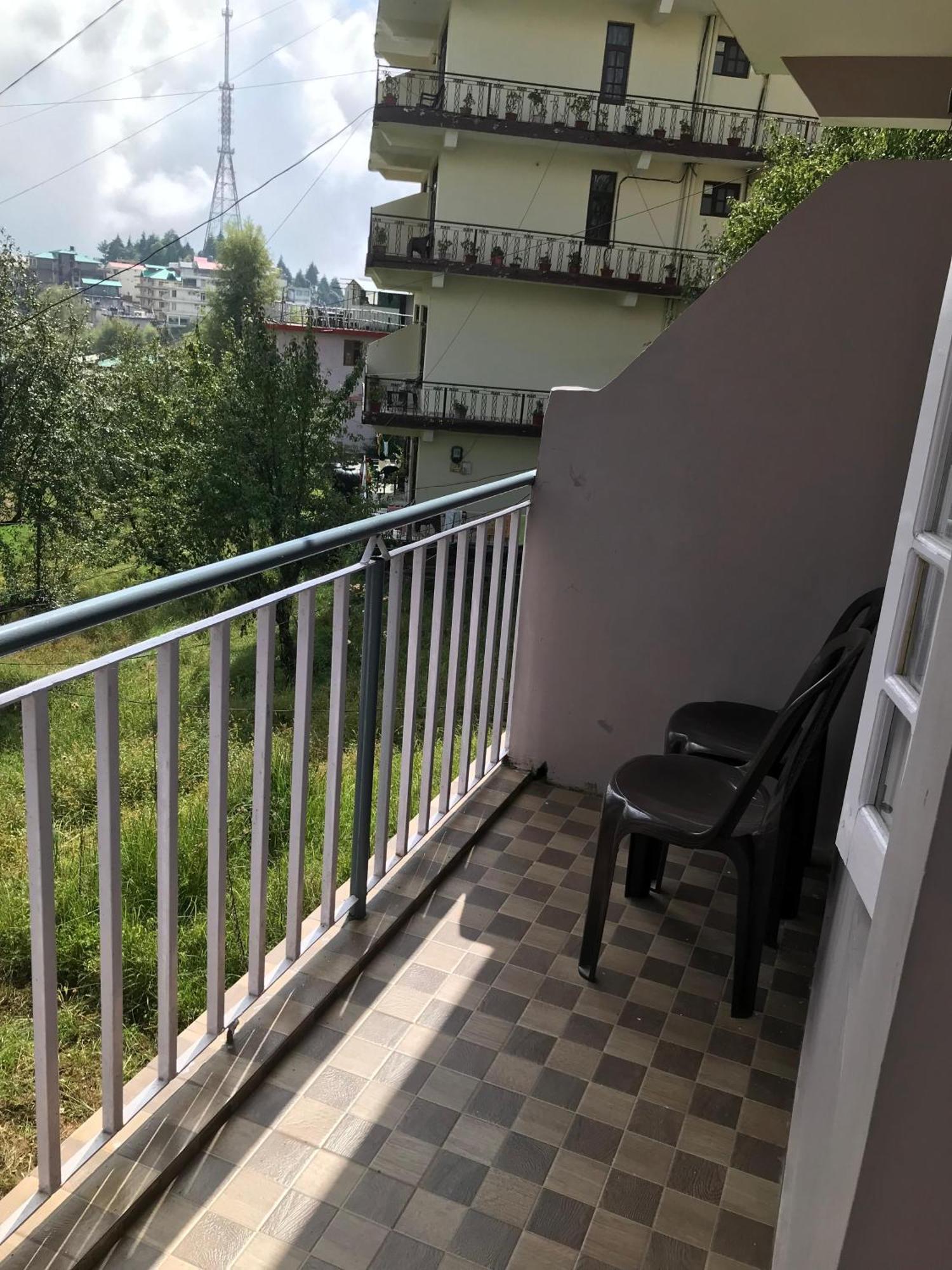 Mcleodganj Diaries Guest House 다람샬라 외부 사진