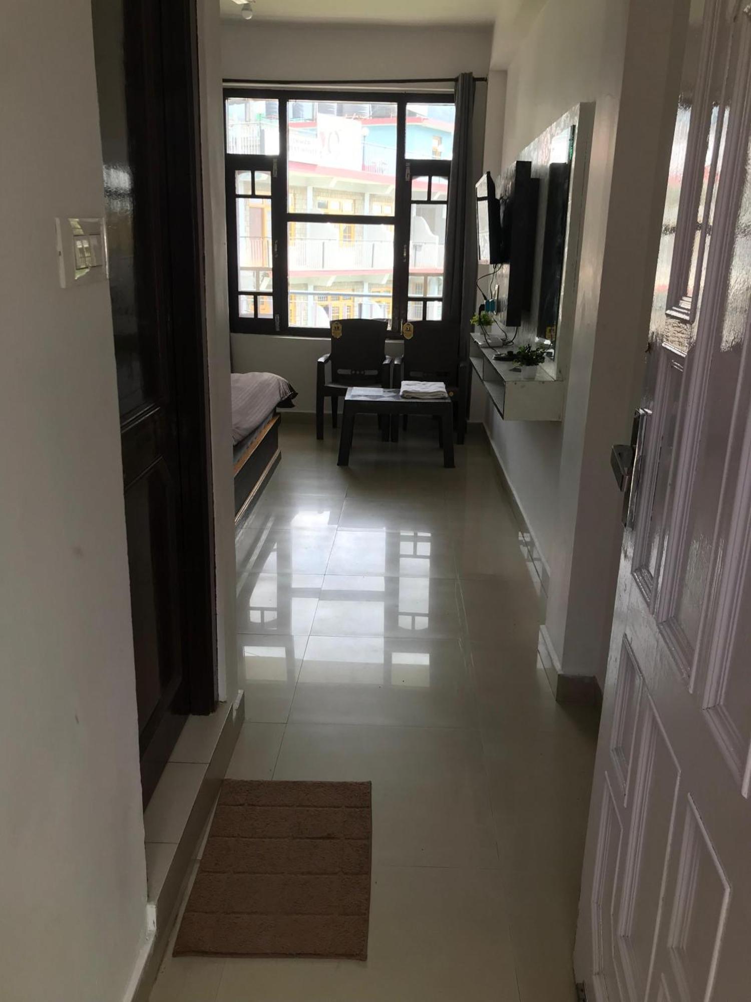Mcleodganj Diaries Guest House 다람샬라 외부 사진