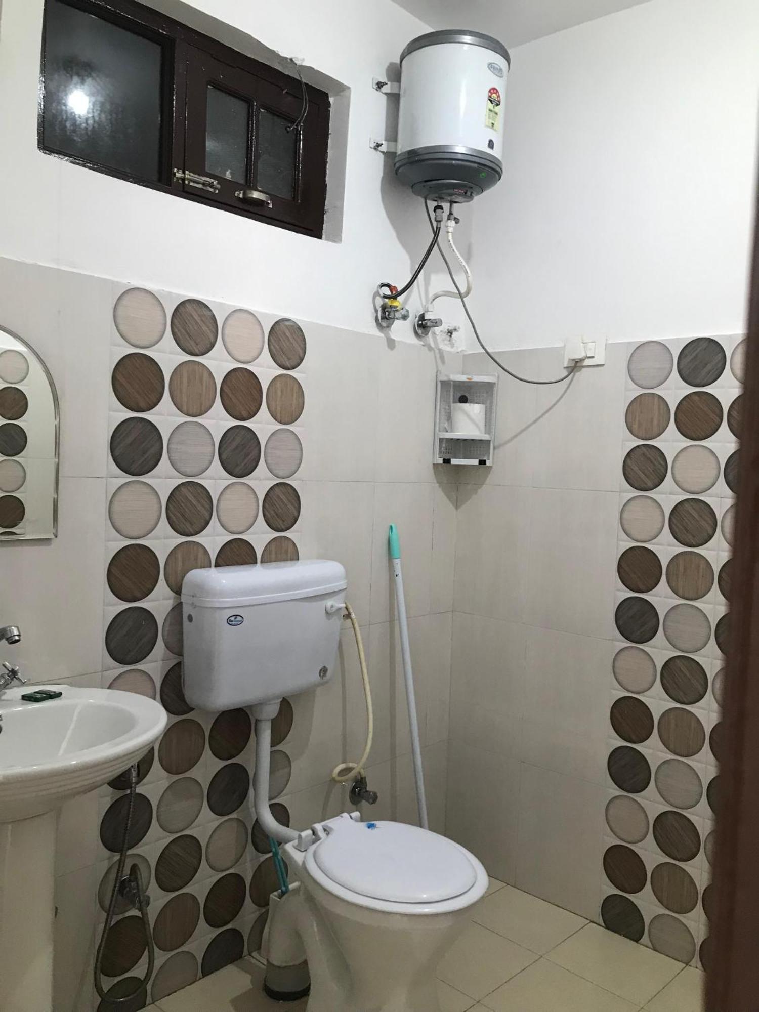 Mcleodganj Diaries Guest House 다람샬라 외부 사진