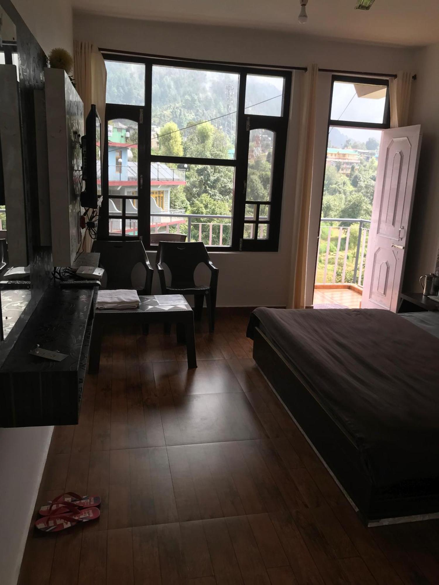 Mcleodganj Diaries Guest House 다람샬라 외부 사진