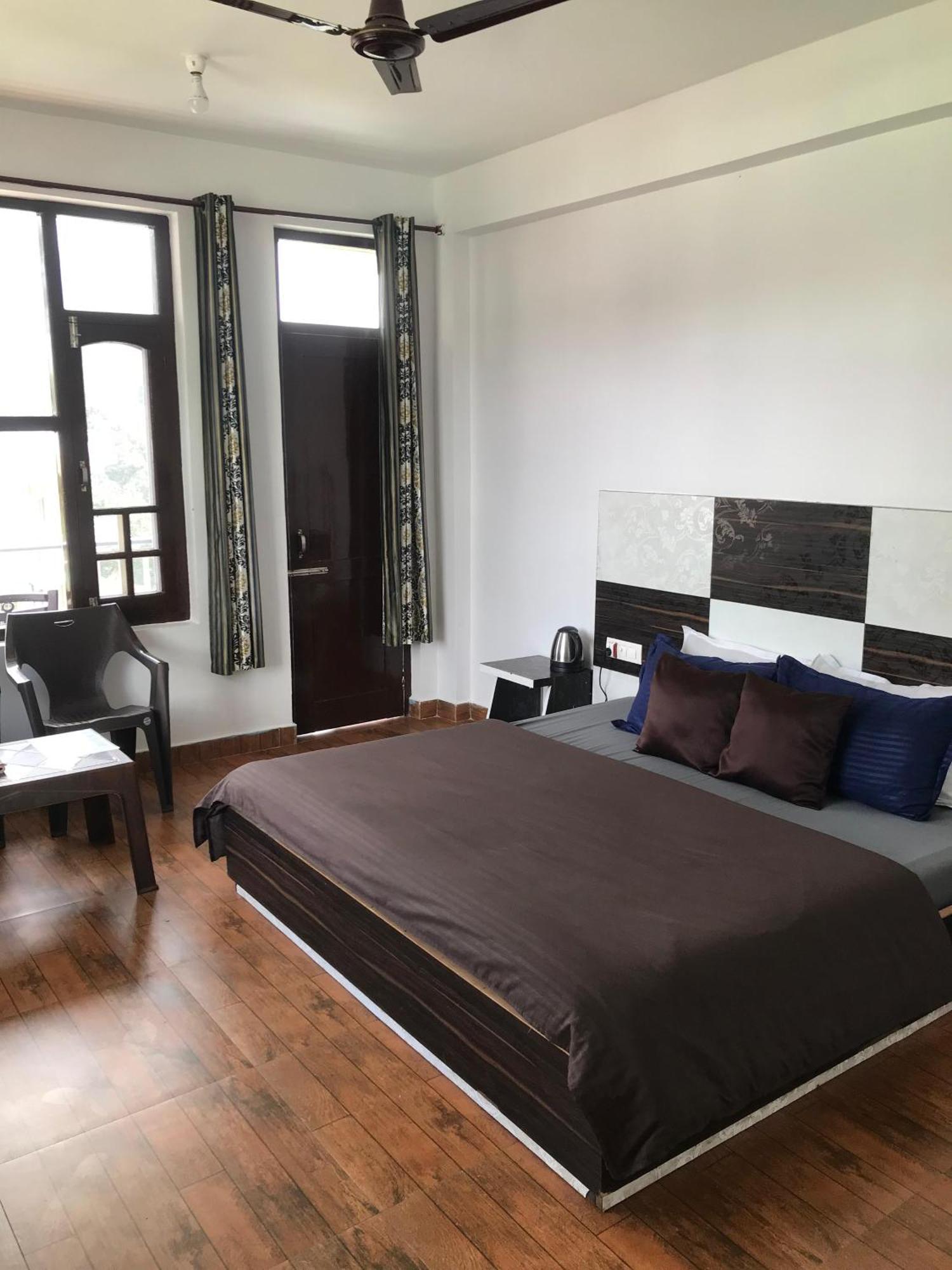 Mcleodganj Diaries Guest House 다람샬라 외부 사진