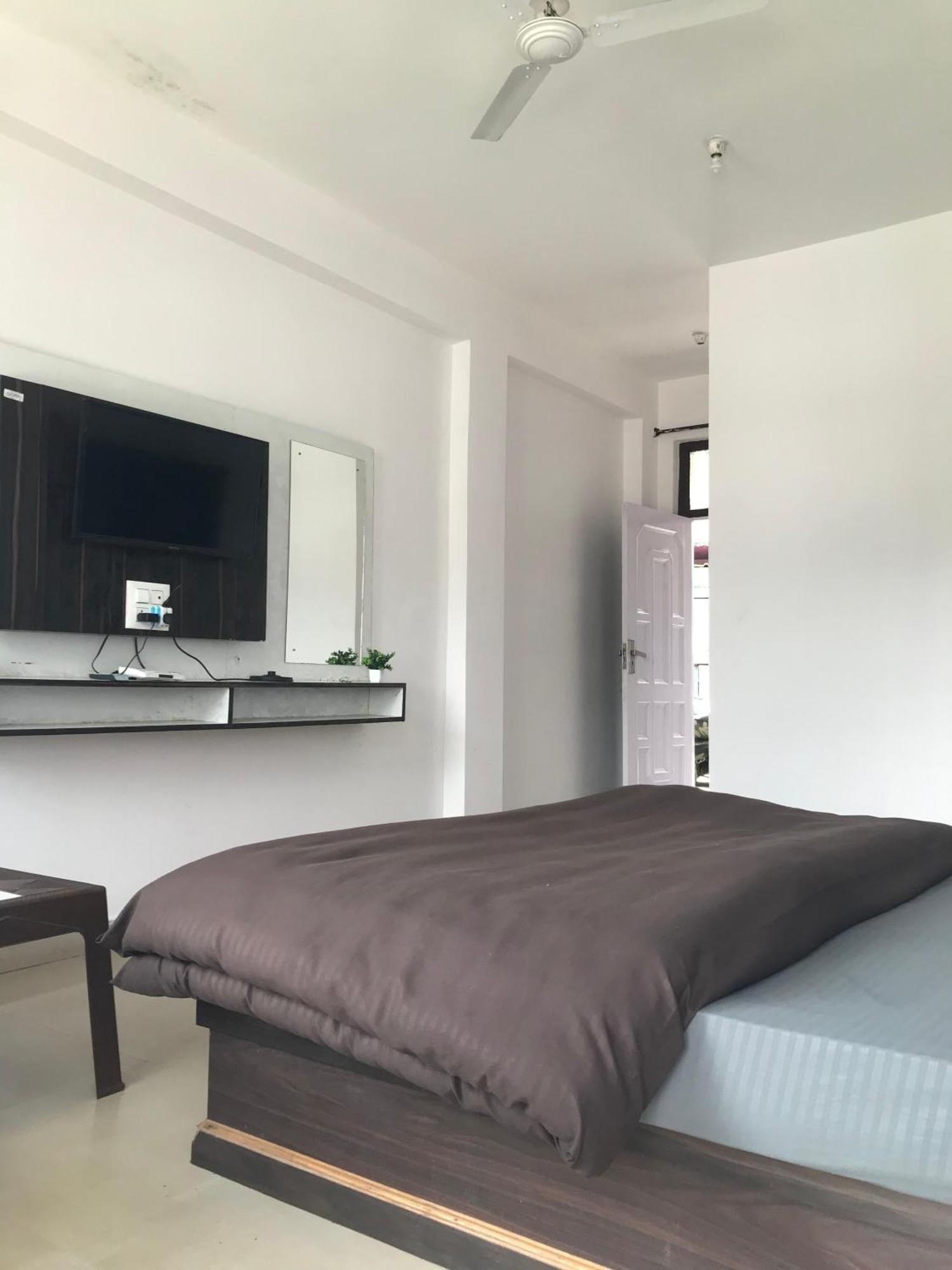 Mcleodganj Diaries Guest House 다람샬라 외부 사진
