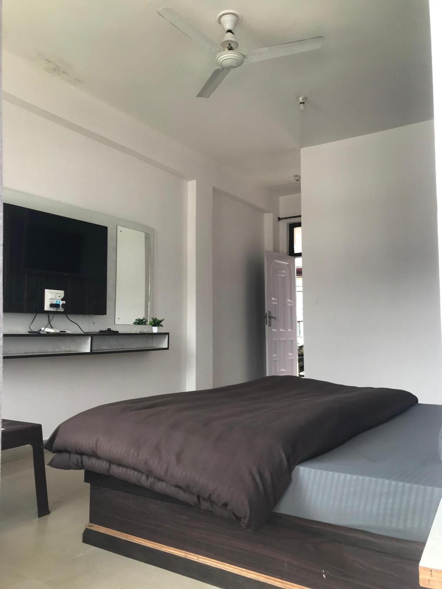 Mcleodganj Diaries Guest House 다람샬라 외부 사진