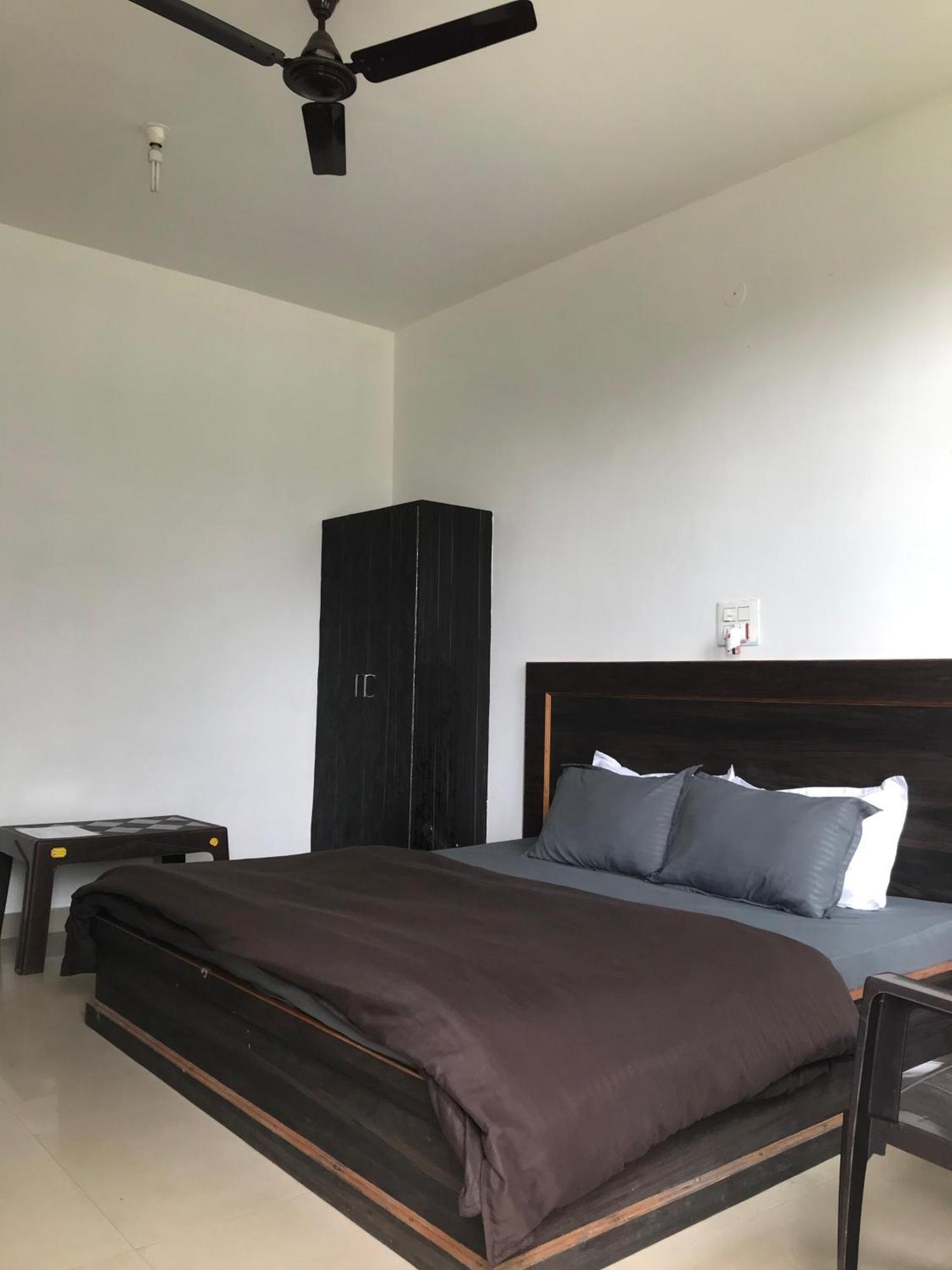 Mcleodganj Diaries Guest House 다람샬라 외부 사진